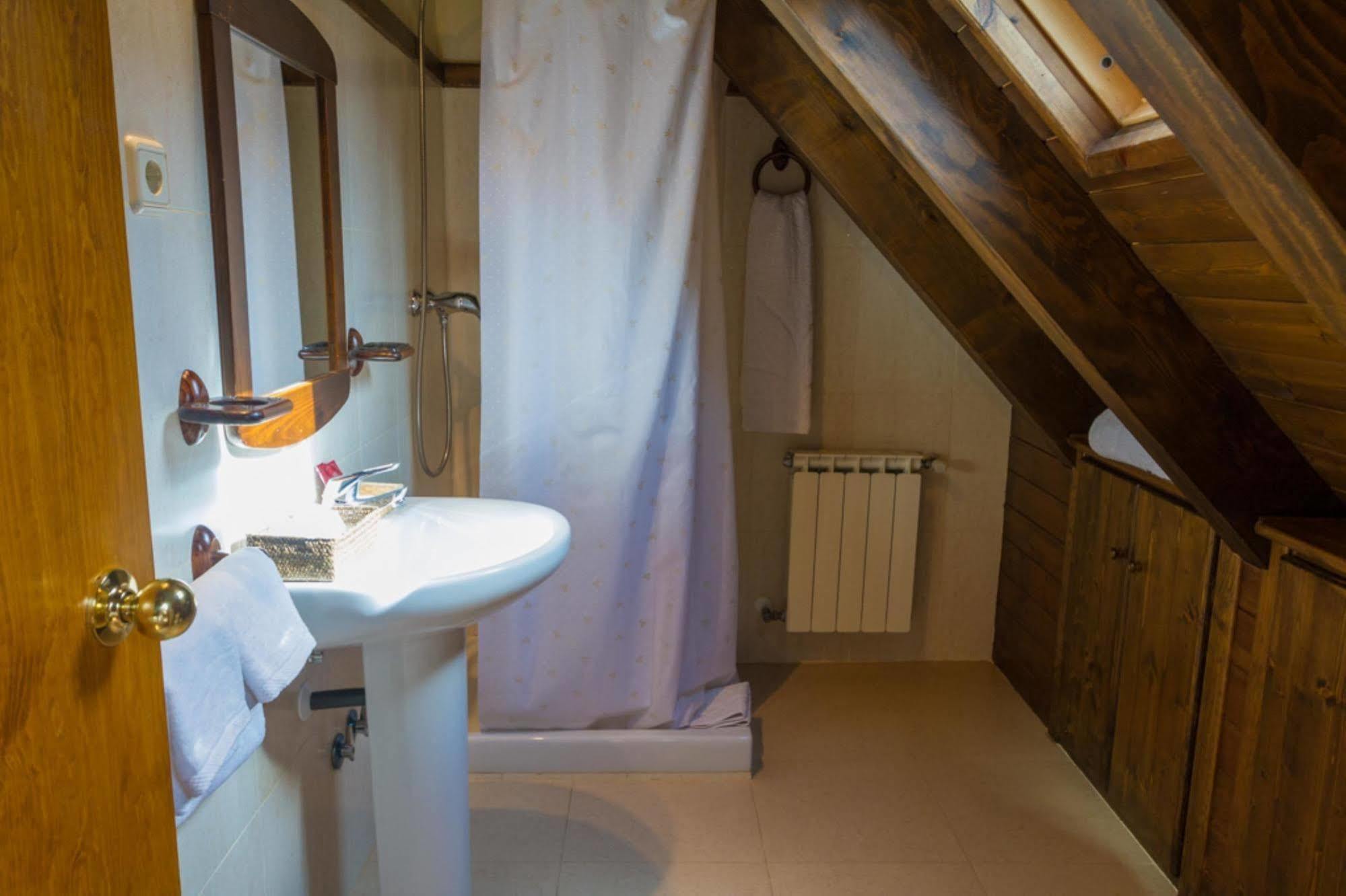 Hostal Aiguamog Salardú Exteriör bild