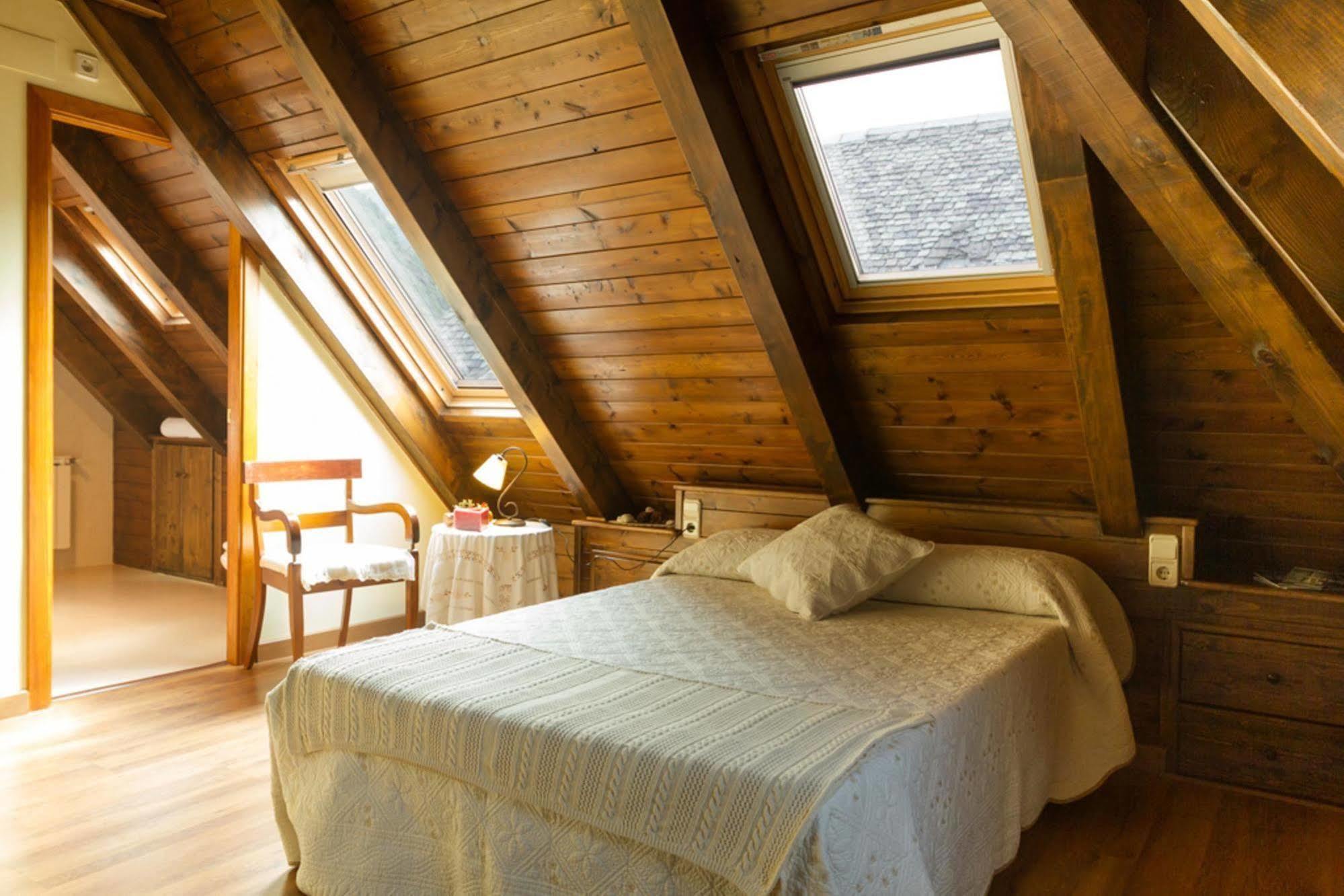 Hostal Aiguamog Salardú Exteriör bild